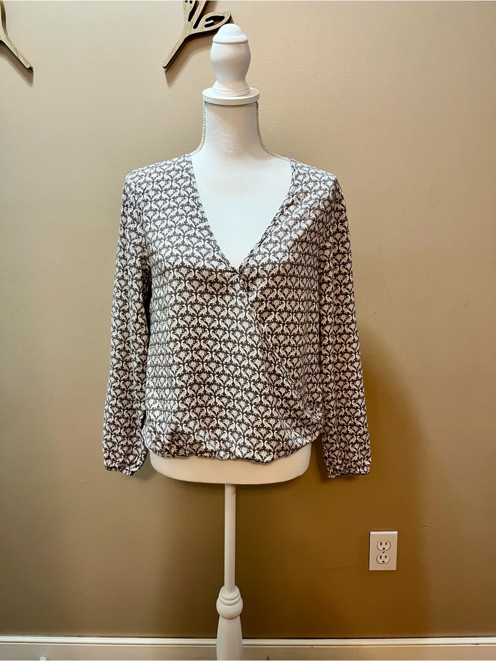 Woolrich Faux Wrap Bird Print Blouse Size Medium